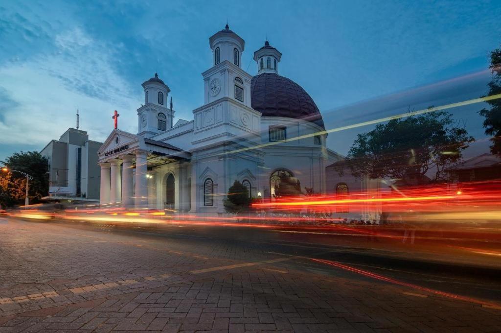 Hotel Spot On 2281 Omajo Semarang Zewnętrze zdjęcie